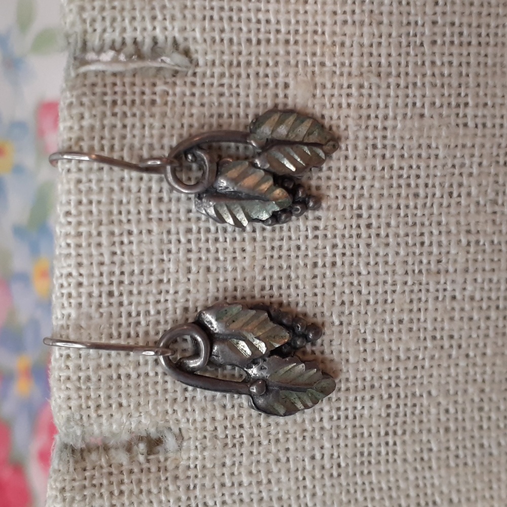 Sterling Silver Grapes Leaves Pierced Earrings Small Size